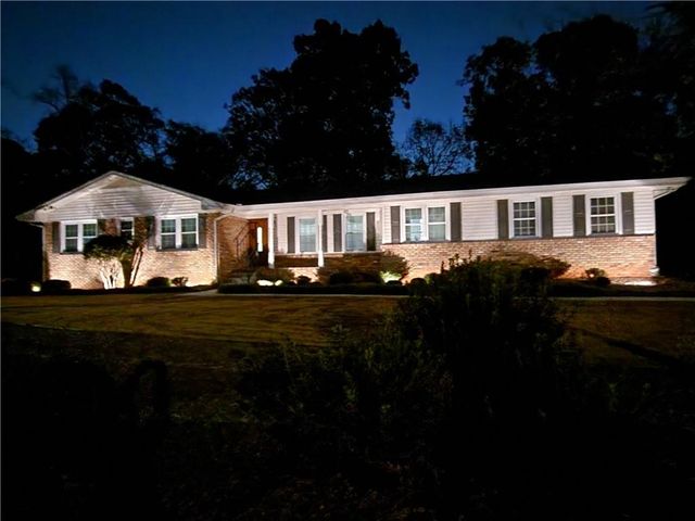 1554 COOPER LAKE Road SE, Smyrna, GA 30082