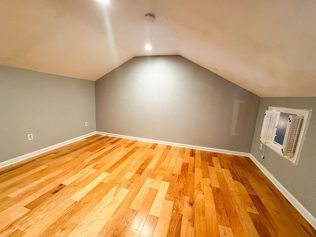 32 Autumn Ln 32, Amherst, MA 01002