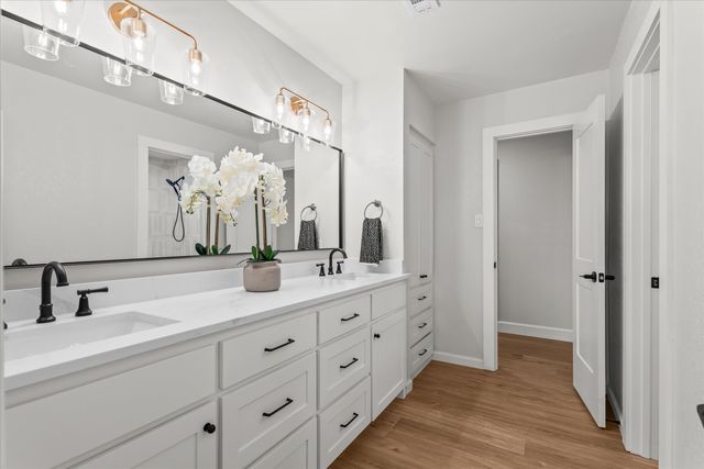 206 Sandalwood Lane, Levelland, TX 79336