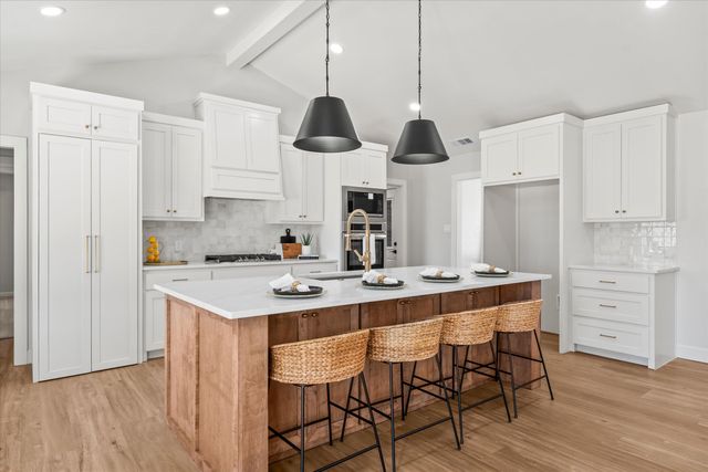 206 Sandalwood Lane, Levelland, TX 79336