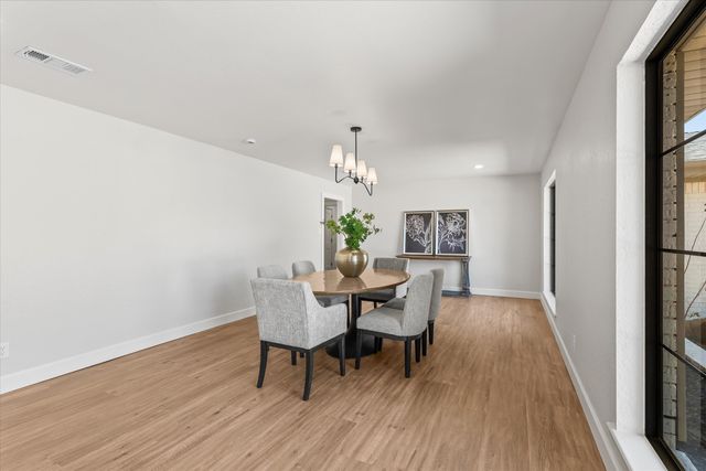 206 Sandalwood Lane, Levelland, TX 79336