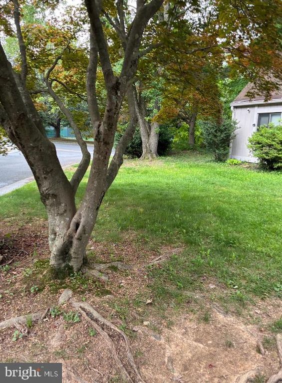 11301 GATESBOROUGH LN, Reston, VA 20191