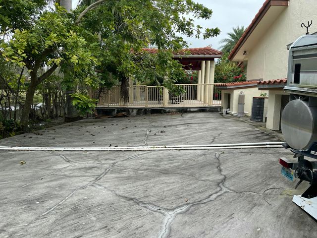 7445 N Augusta Drive, Hialeah, FL 33015