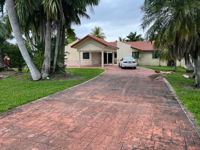 7445 N Augusta Drive, Hialeah, FL 33015