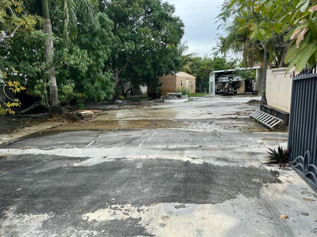 7445 N Augusta Drive, Hialeah, FL 33015