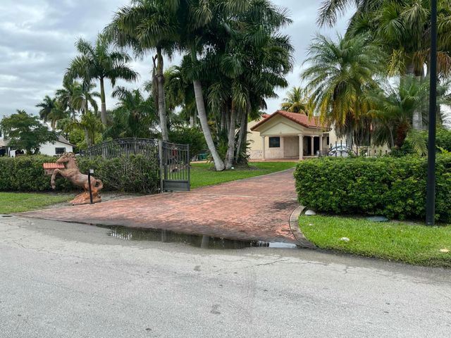 7445 N Augusta Drive, Hialeah, FL 33015