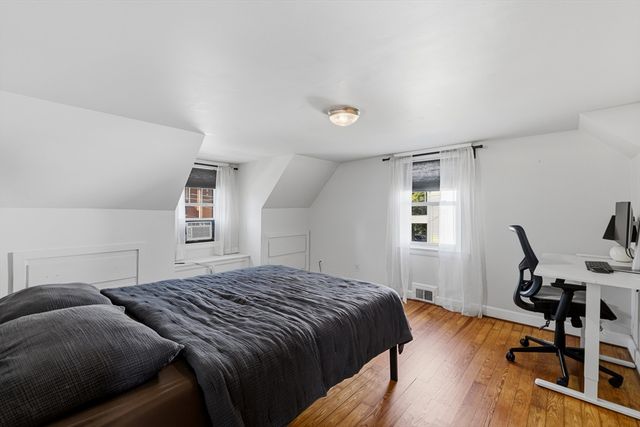 322 Harwich St, New Bedford, MA 02745