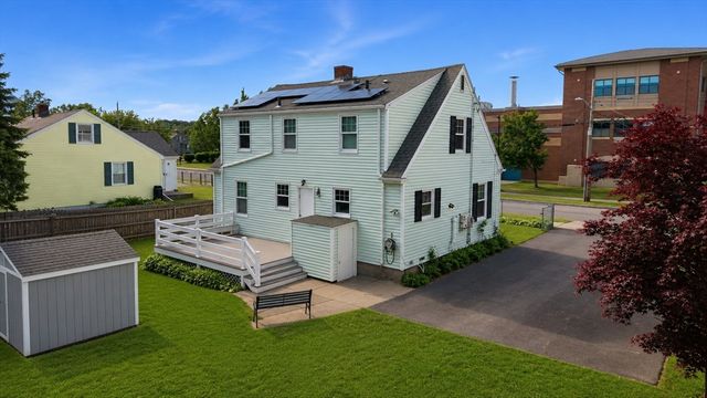 322 Harwich St, New Bedford, MA 02745