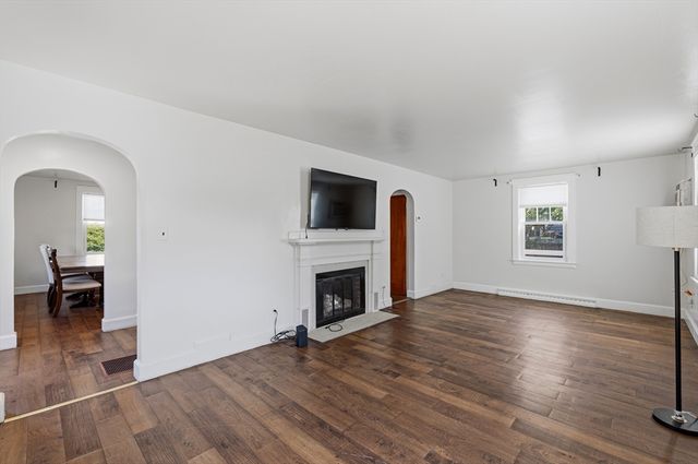 322 Harwich St, New Bedford, MA 02745