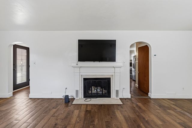 322 Harwich St, New Bedford, MA 02745