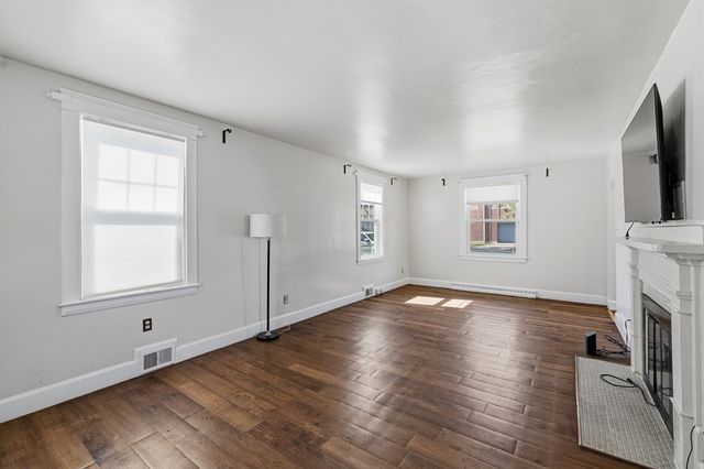 322 Harwich St, New Bedford, MA 02745