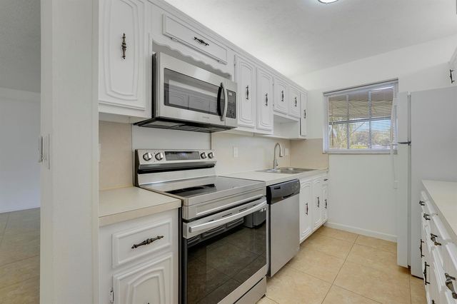 1142 W Circle Ter Terrace W C, Delray Beach, FL 33445