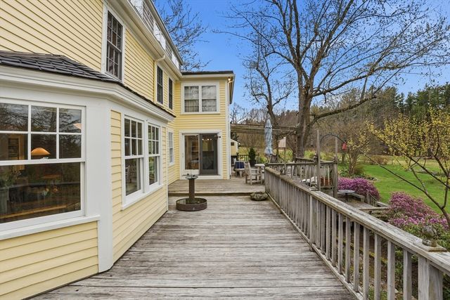 77 Pinnacle Rd, Harvard, MA 01451