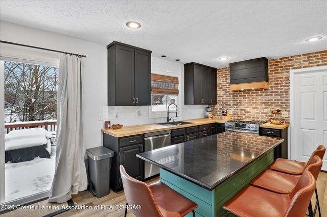 3900 Bayberry Lane, Lansing, MI 48911