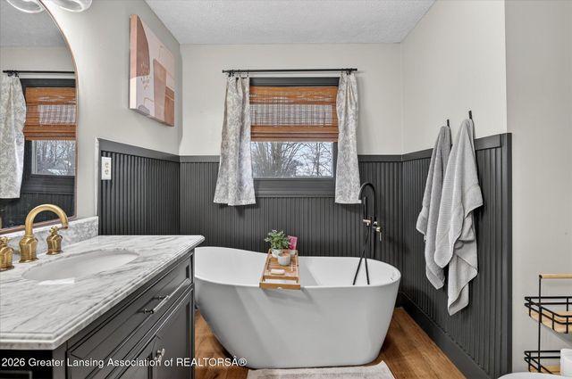 3900 Bayberry Lane, Lansing, MI 48911