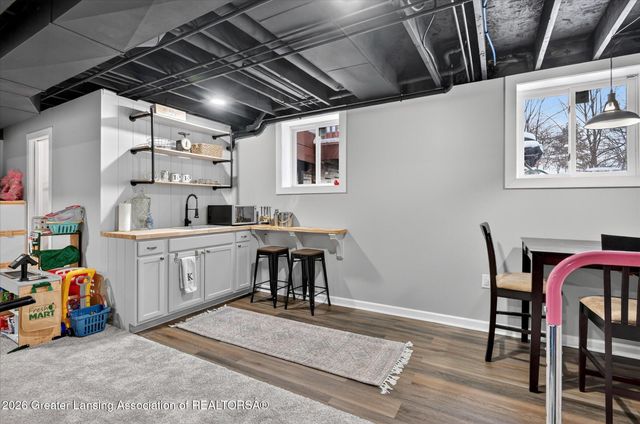 3900 Bayberry Lane, Lansing, MI 48911