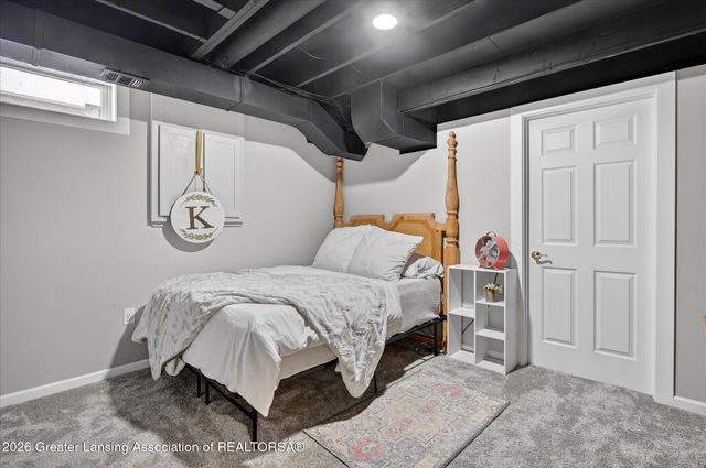 3900 Bayberry Lane, Lansing, MI 48911