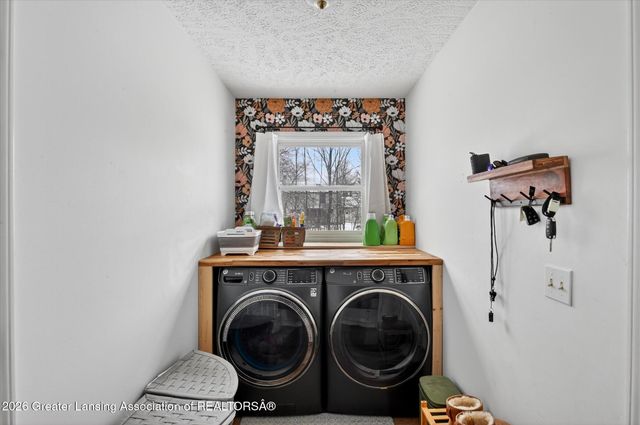 3900 Bayberry Lane, Lansing, MI 48911