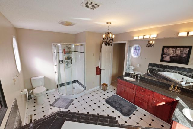 9046 Edinburgh Lane, Woodbury, MN 55125