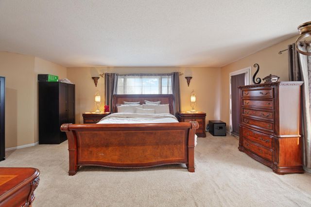 9046 Edinburgh Lane, Woodbury, MN 55125