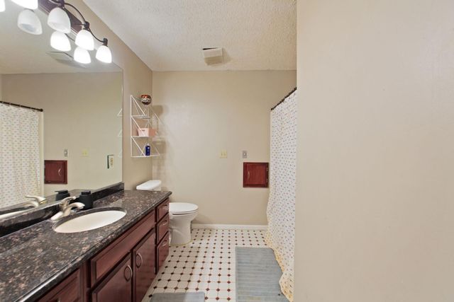 9046 Edinburgh Lane, Woodbury, MN 55125