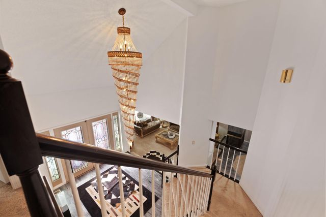 9046 Edinburgh Lane, Woodbury, MN 55125