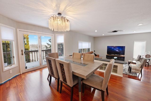 9046 Edinburgh Lane, Woodbury, MN 55125