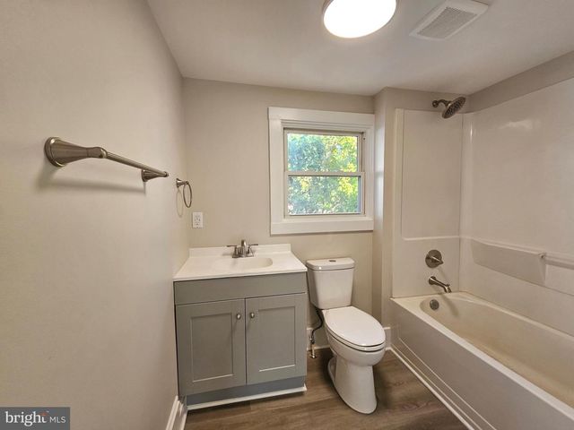 161 E MAIN ST, Orange, VA 22960