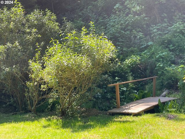 83126 SILTCOOS STATION Rd, Westlake, OR 97493