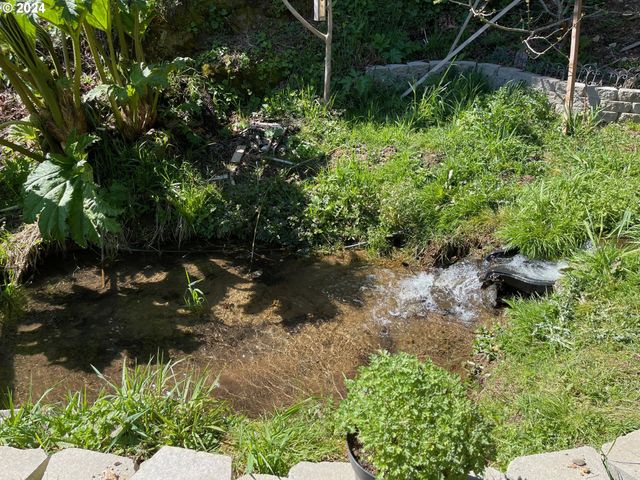 83126 SILTCOOS STATION Rd, Westlake, OR 97493