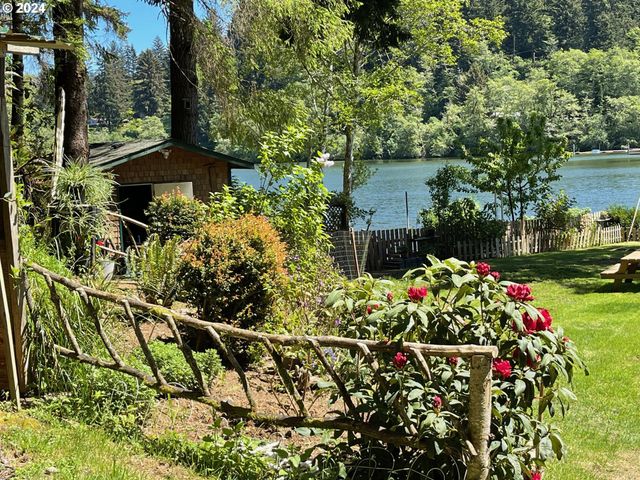 83126 SILTCOOS STATION Rd, Westlake, OR 97493