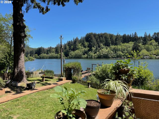 83126 SILTCOOS STATION Rd, Westlake, OR 97493