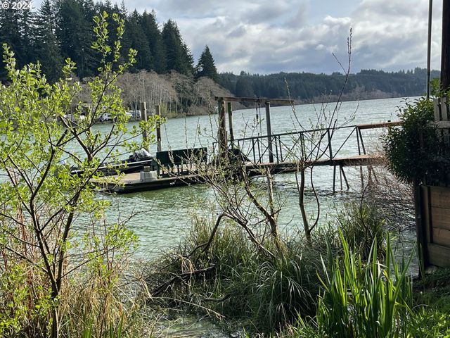 83126 SILTCOOS STATION Rd, Westlake, OR 97493