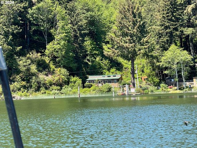 83126 SILTCOOS STATION Rd, Westlake, OR 97493