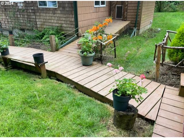 83126 SILTCOOS STATION Rd, Westlake, OR 97493