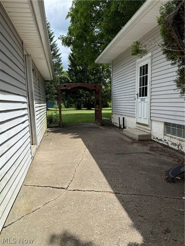 10993 Claridon Troy Road, Chardon, OH 44024