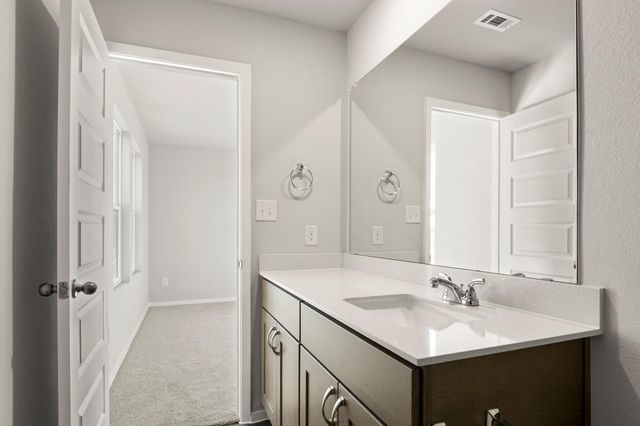 158 Daylily DR, Elgin, TX 78621