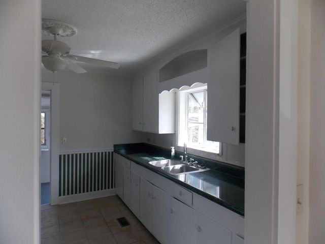 306 S Maple Street, Mc Cormick, SC 29835