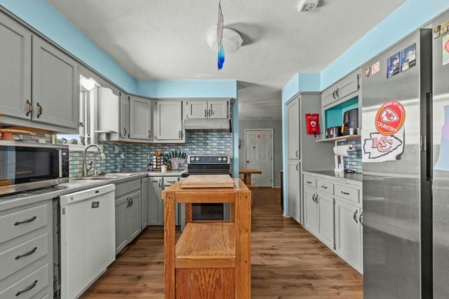 1189 South Sha Ree Lane, Bolivar, MO 65613