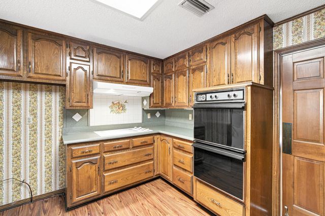 2000 Crisp Road, Ennis, TX 75119