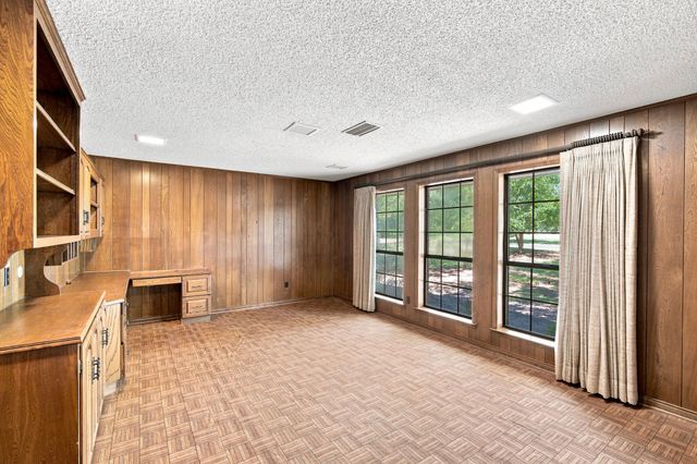 2000 Crisp Road, Ennis, TX 75119
