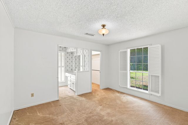 2000 Crisp Road, Ennis, TX 75119