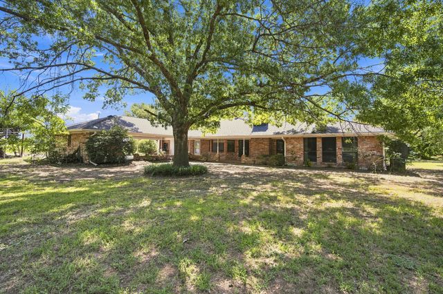 2000 Crisp Road, Ennis, TX 75119
