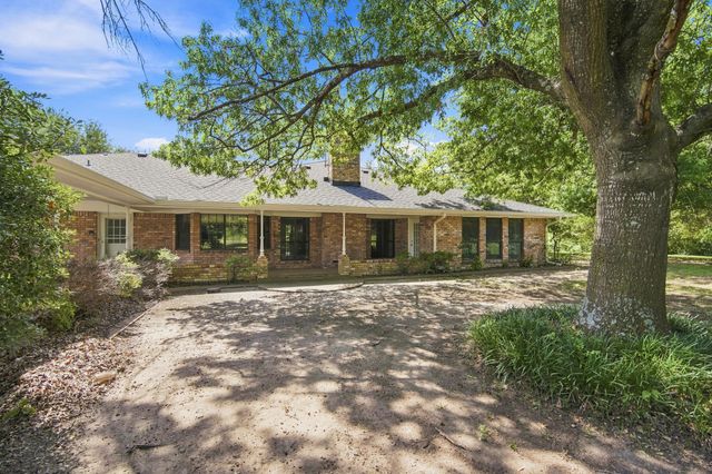 2000 Crisp Road, Ennis, TX 75119