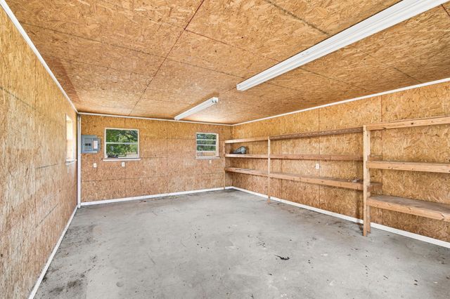 2000 Crisp Road, Ennis, TX 75119