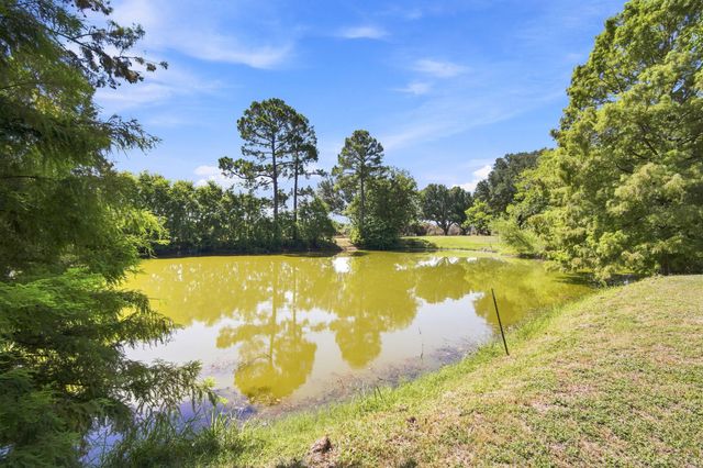 2000 Crisp Road, Ennis, TX 75119