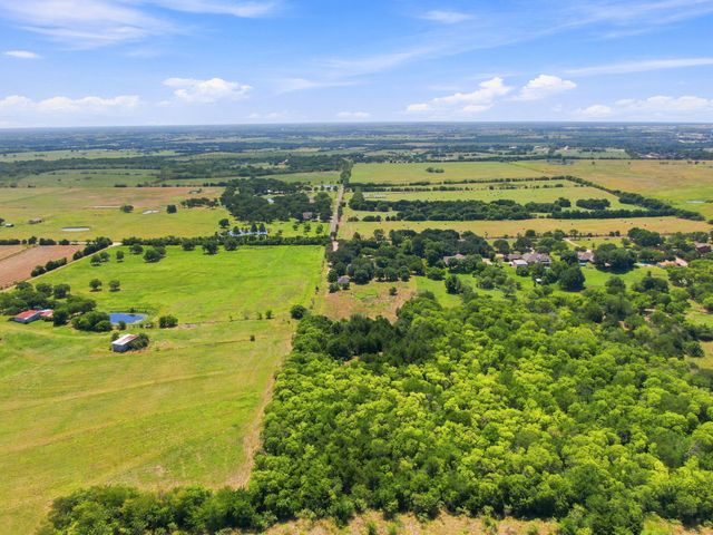 2000 Crisp Road, Ennis, TX 75119