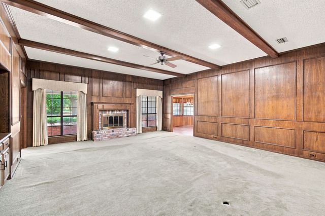 2000 Crisp Road, Ennis, TX 75119