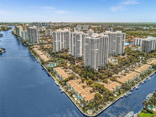 21050 Point Pl 302, Aventura, FL 33180