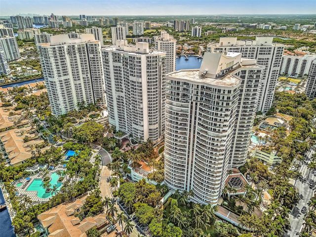 21050 Point Pl 302, Aventura, FL 33180